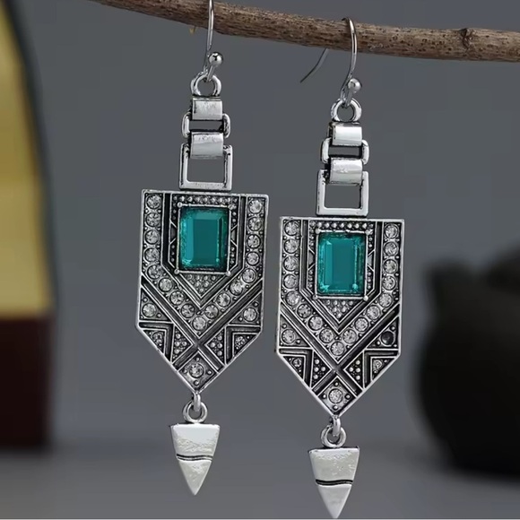 Anthropologie Jewelry - Retro vintage Silver and Green Geometric Earrings